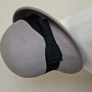 NWOT Wool Cloche Hat Grey Black Grosgrain Band Bow OS Indie Unique Twee